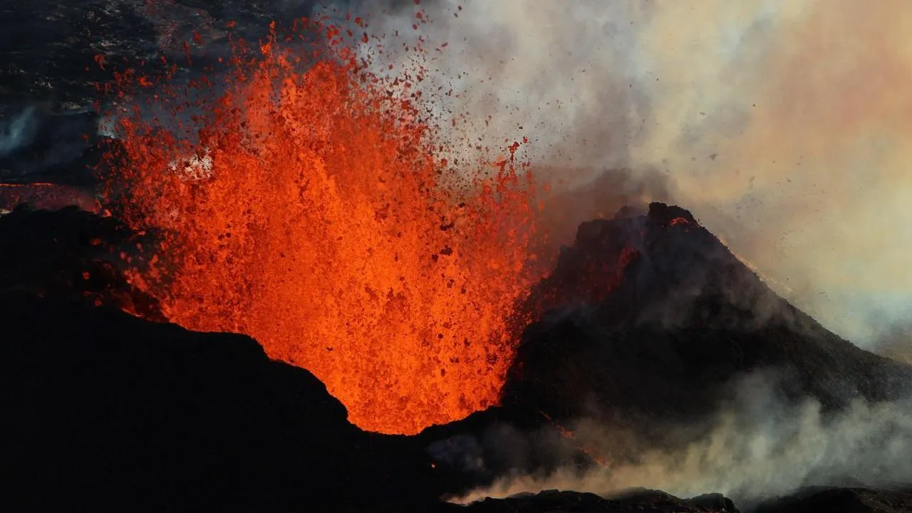mauna loa - hawaii active volcanoes